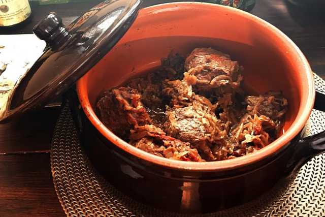 Turi, il tradizionale Tr�nere: quel fagottino di carne e cipolla tanto gustoso quanto "rumoroso"